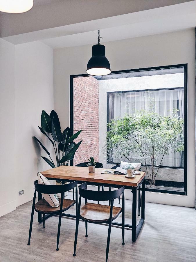 The Gatsby Apartment Tainan Esterno foto